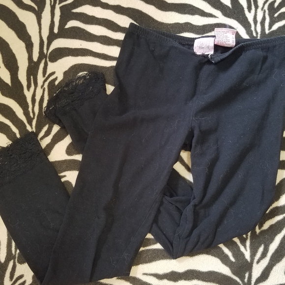 Hillary Duff Lace Leggings - Picture 5 of 10